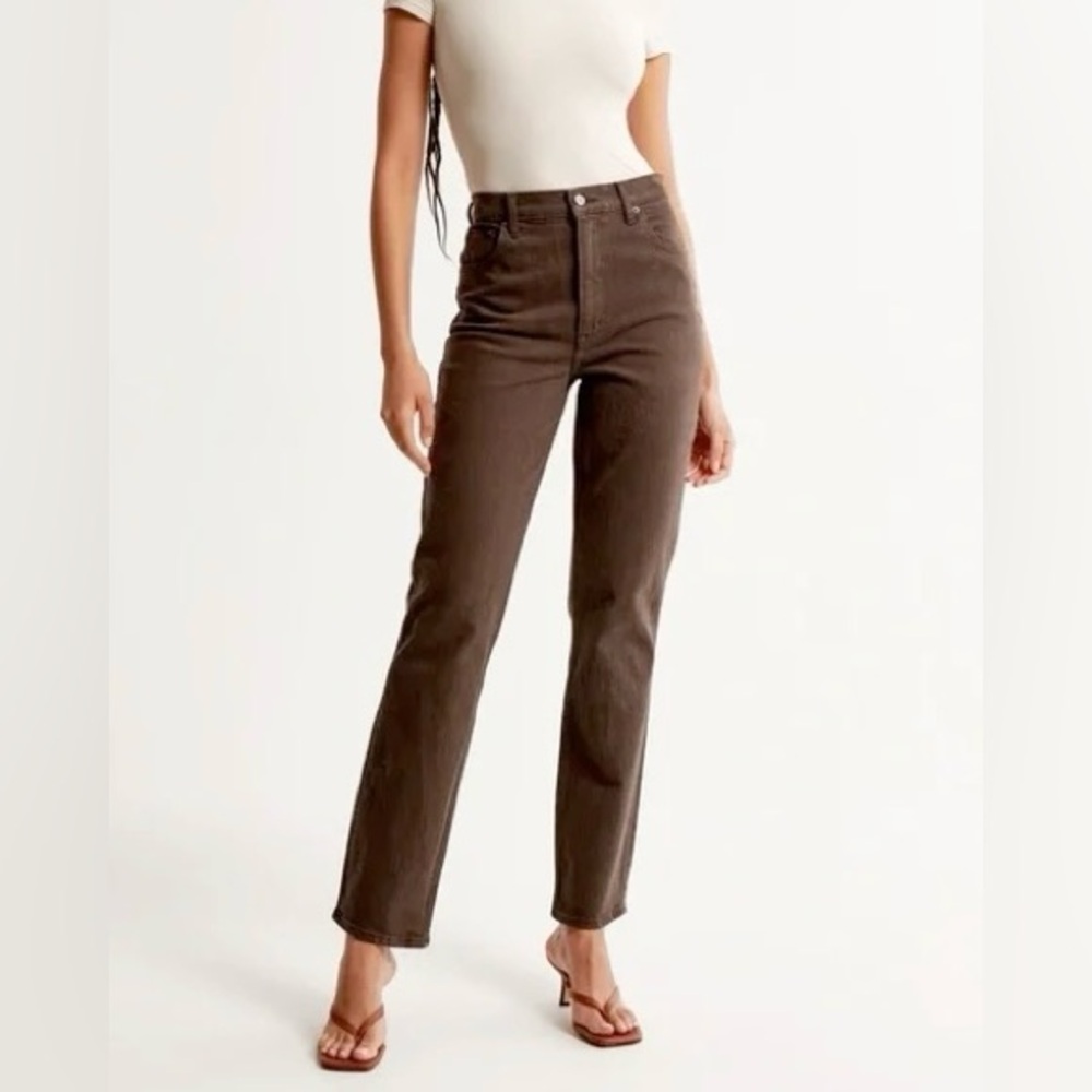 NWT A&F Ultra High Rise 90s Straight Jean Curve Love Dark Brown 27/4 Regular